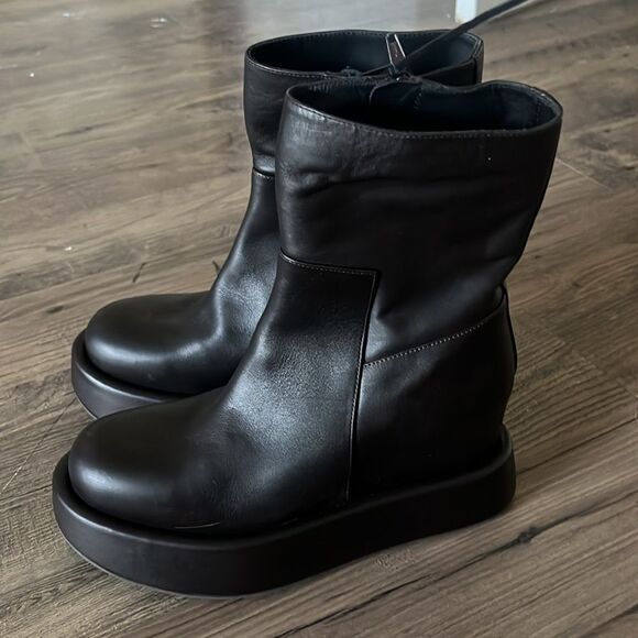 Paloma Barcelo Aran Leather Boot - Picture 2 of 5